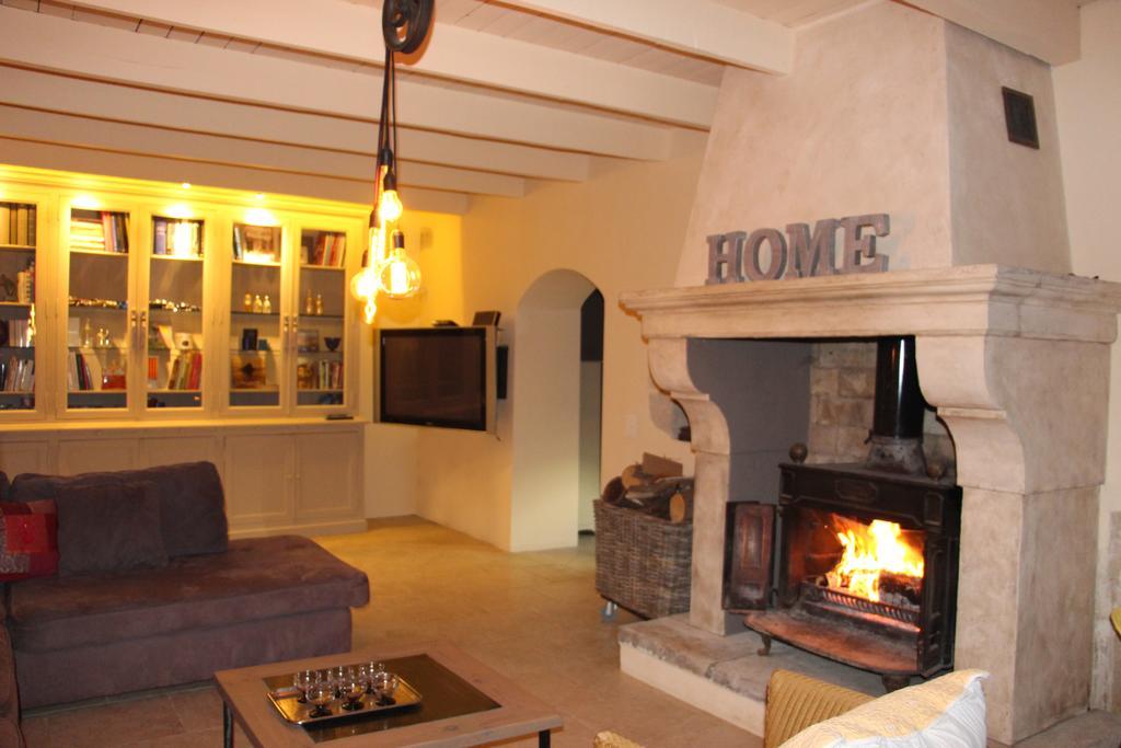 Sous Les Platanes B&B Châteaurenard Exteriör bild
